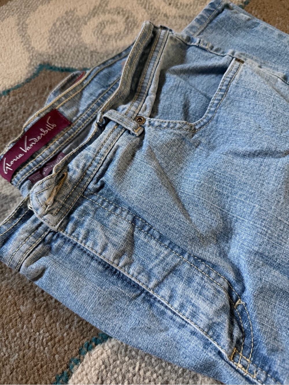 Gloria Vanderbilt Women's Light Wash Boyfriend Jeans